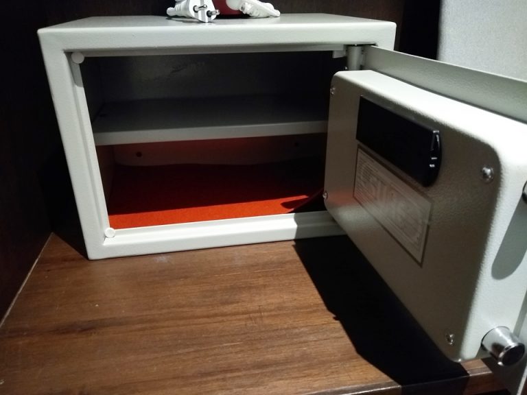 セーフティボックス内観