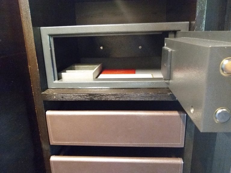 セーフティボックス内観