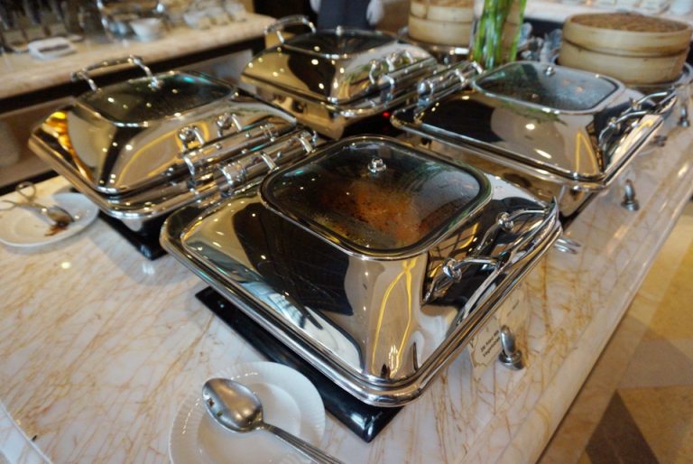 中華やマレー料理が中心