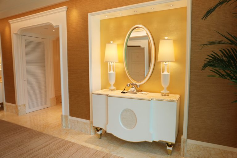 客室エレベーターホール前