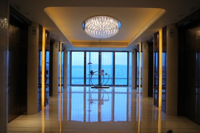 エレベーターホール3