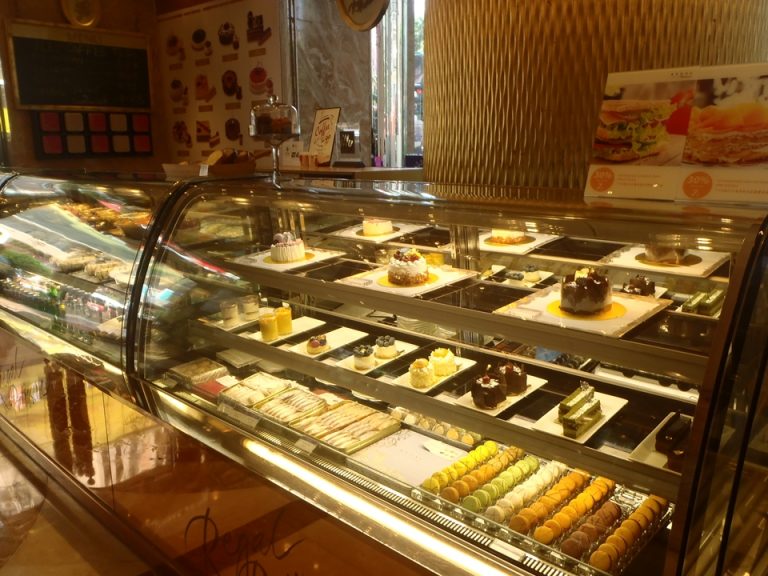 1階ロビー_売店前