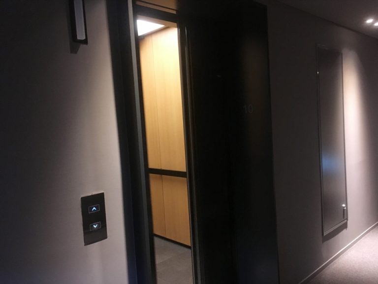 エレベーターホール10階