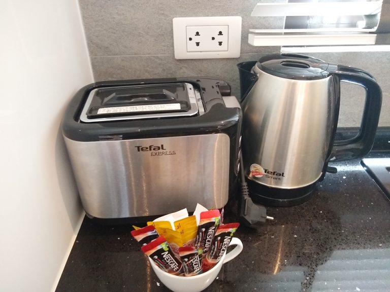 コーヒー、ケットル、トースター