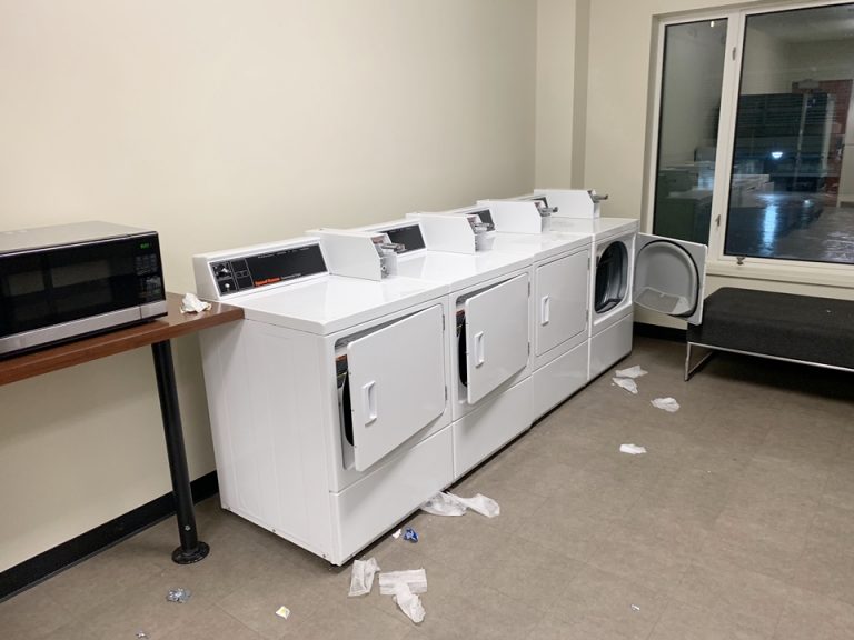 4階にランドリールームあり