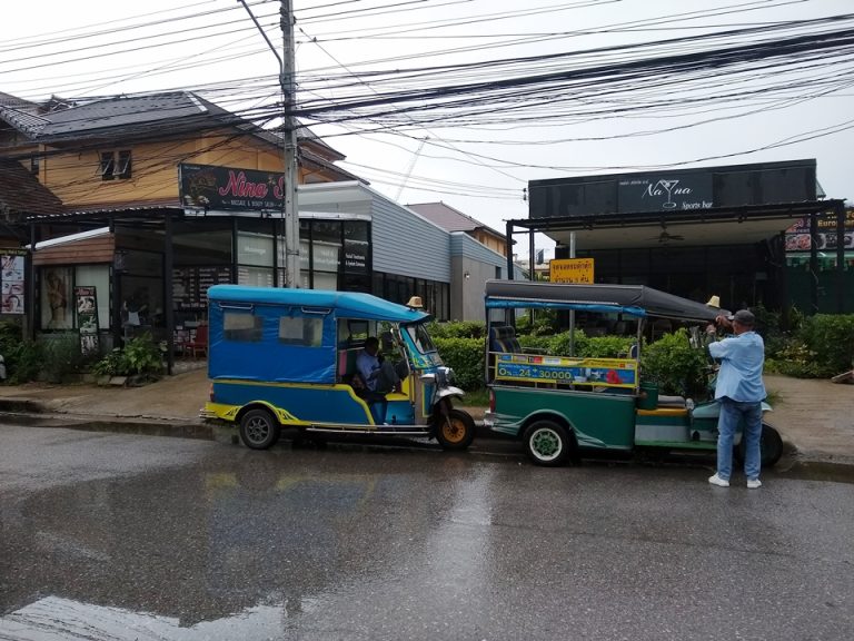 トゥクトゥク待機場所(ホテル前)