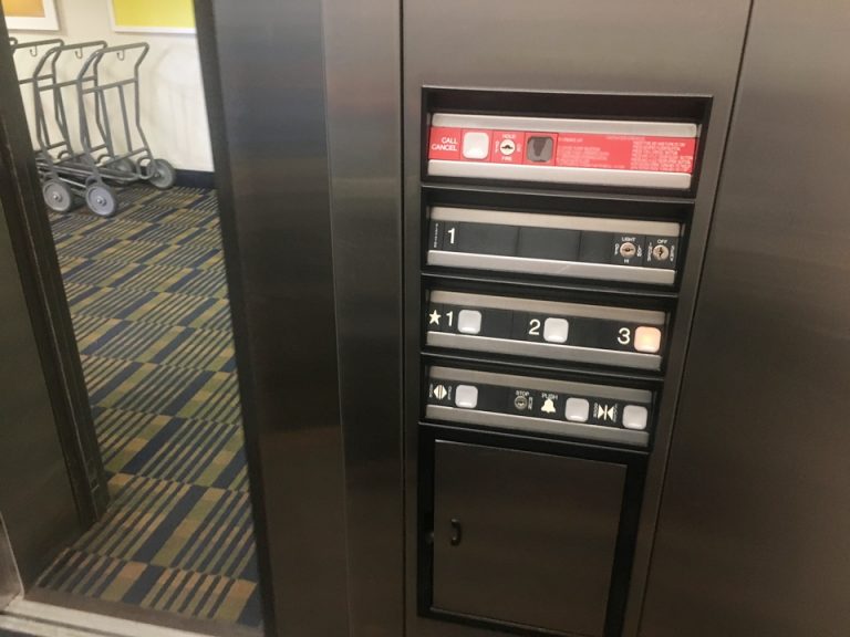 エレベーター階層ボタン