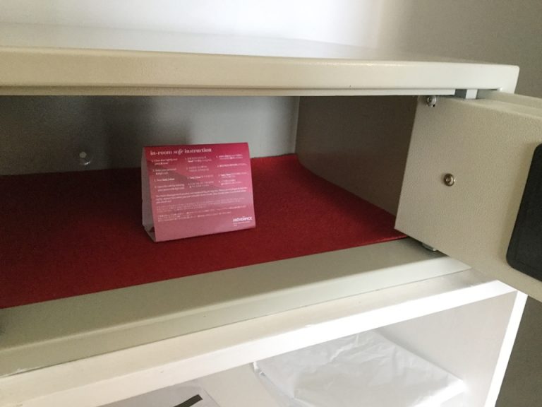 セーフティーボックス(開けた状態)