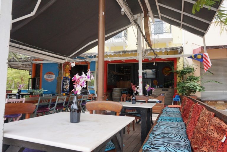 近くのレストラン the TAPAS おいしいです