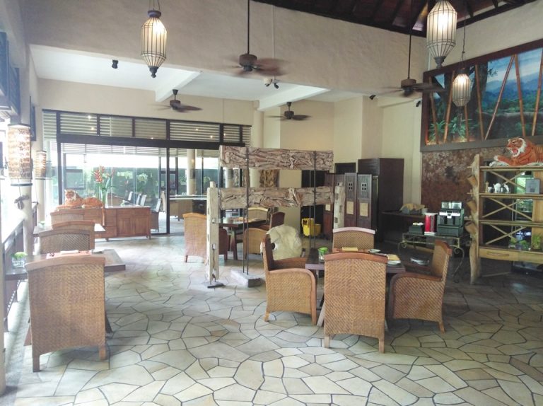 メインダイニング