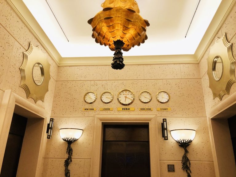 エレベーターホールフロント階