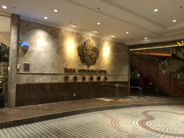 エントランス外観2(正面)