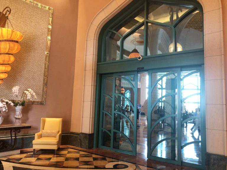 エントランス中間