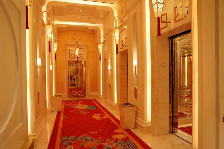 1Fエレベーターホール