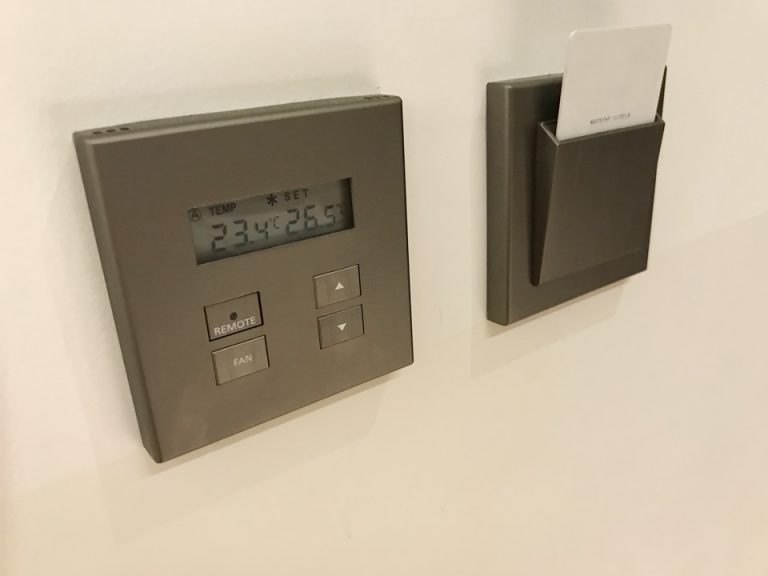 エアコン、照明