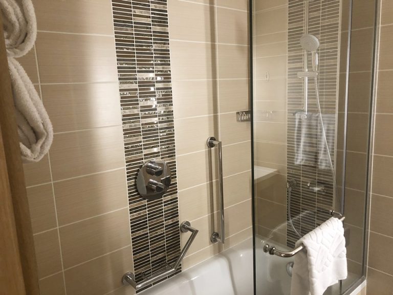 シャワー&バスタブ