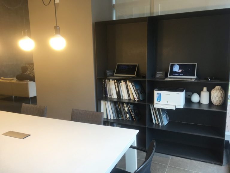 ロビー横にあるビジネスコーナー