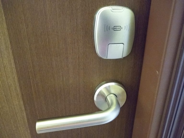 客室入口ドアノブ外側