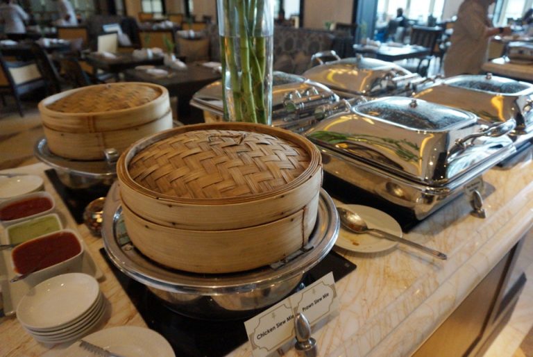 バッフェも蓋つきで清潔であったかいです