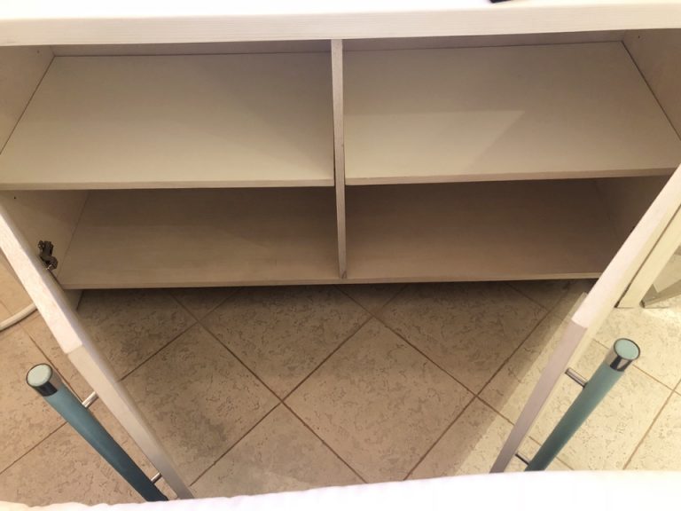 テレビ台下収納 (1)