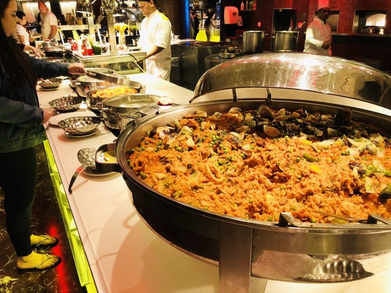 サフランブッフェ②