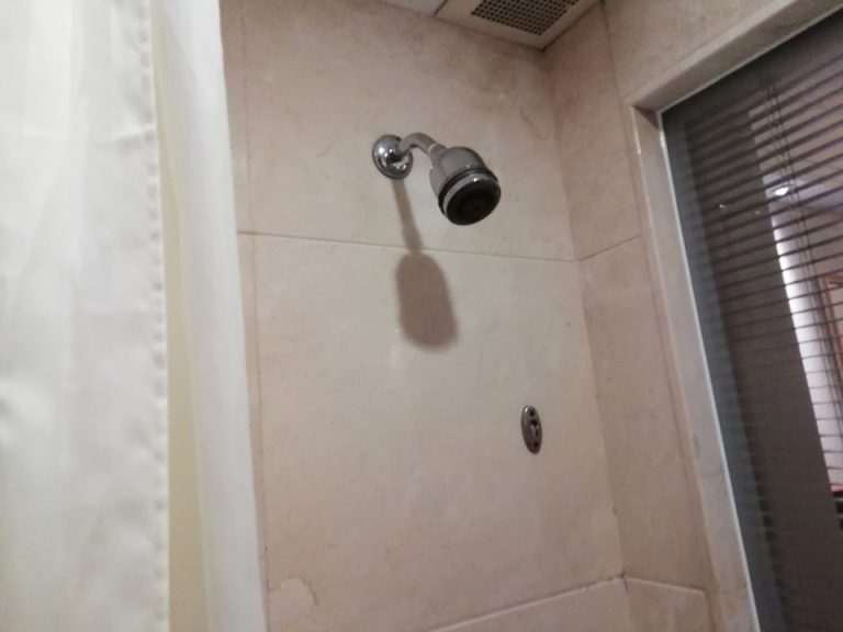 このシャワーは改善の余地があります