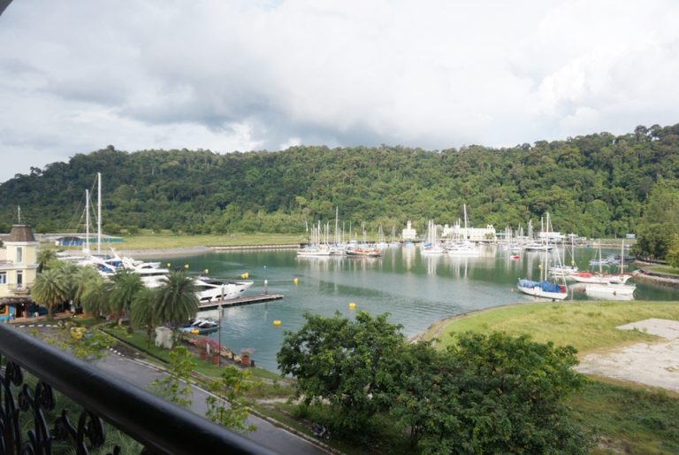 今回はポート側。他に山側とプール側の部屋があります