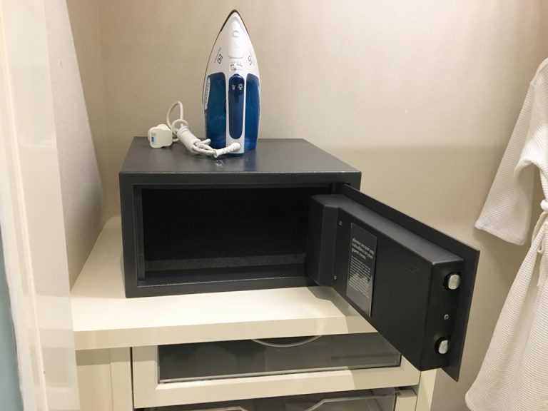 セーフティボックス開けたところ