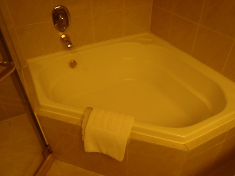 バスタブ全体_トイレ横