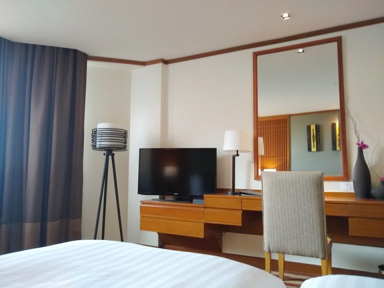 ベッドからのテレビ