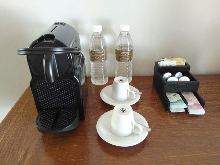 リビングコーヒーなど3