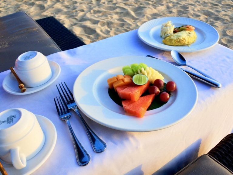 1日6名限定朝日を見ながらビーチで朝食