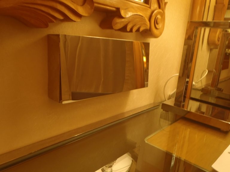 化粧台前コンセント