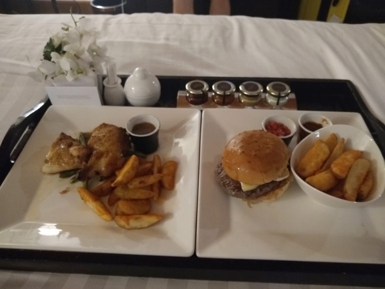 ルームサービス