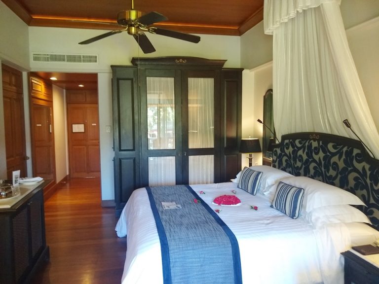 客室窓からの客室全体