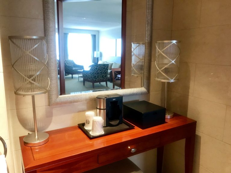 ゲスト用バスルーム内 ミニバー