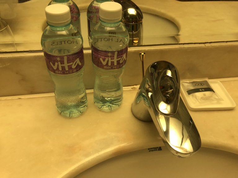 洗面所_歯磨き用の水?