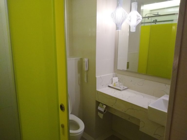 トイレルーム全体