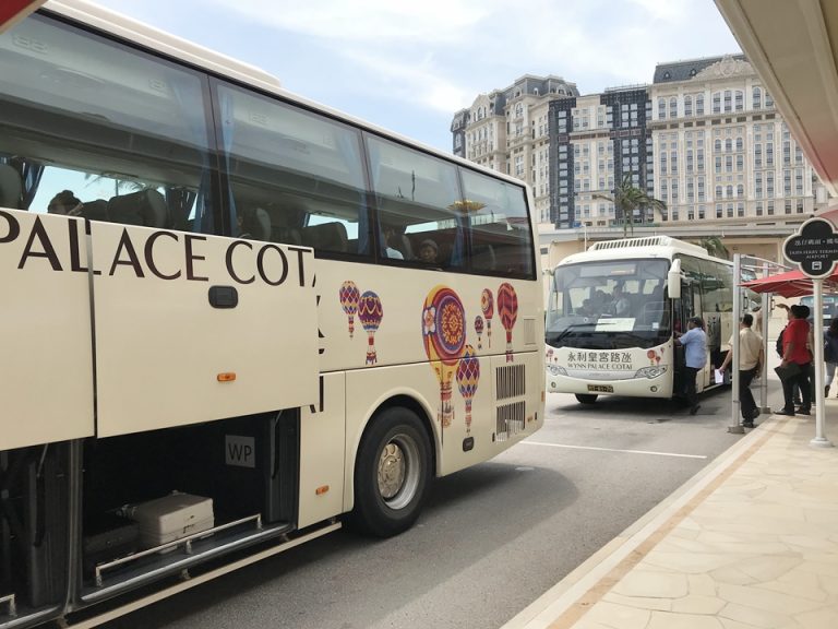 シャトルバス乗り場