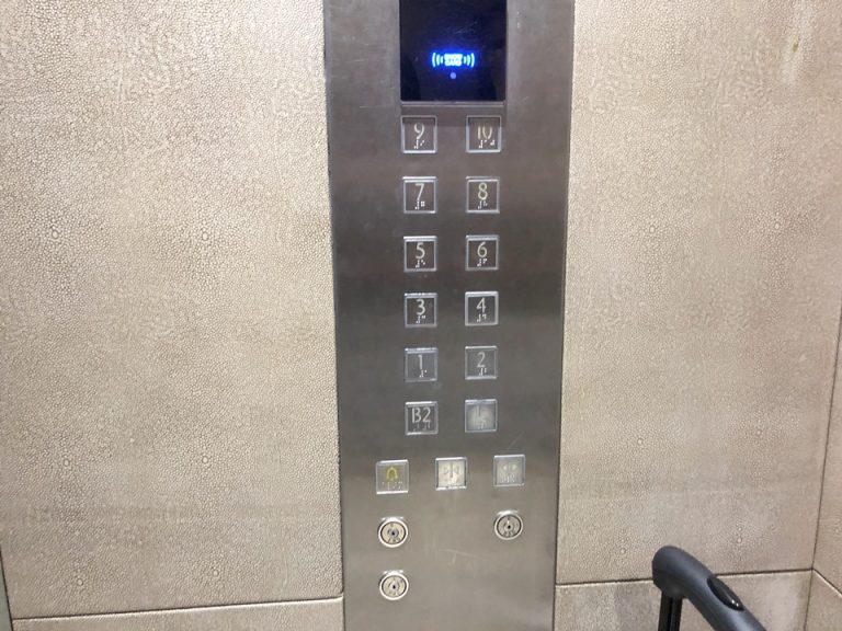 エレベーター階数ボタン