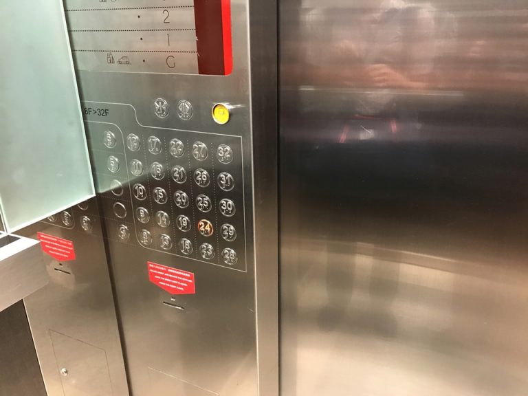 エレベーター階数ボタン