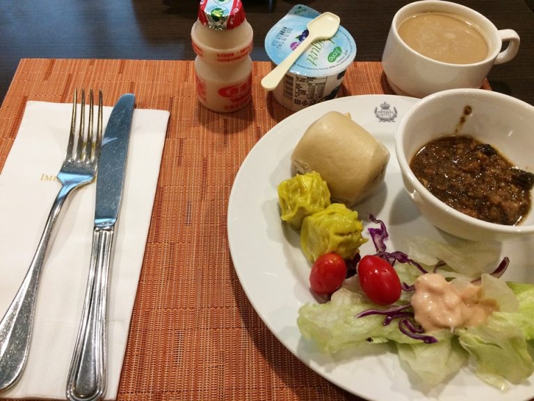 朝食