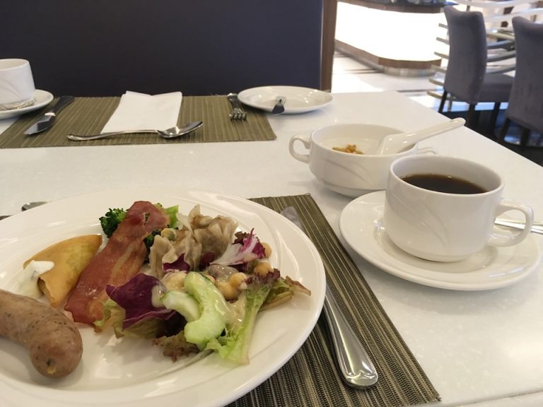朝食
