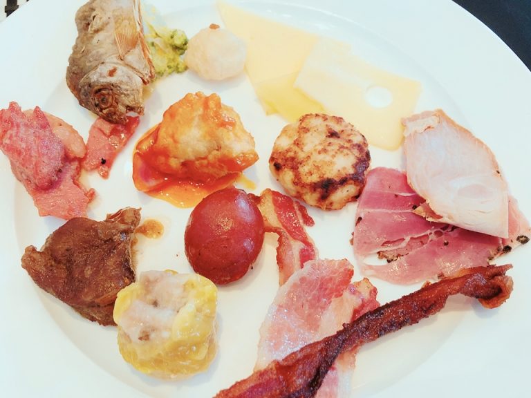 朝食ビュッフェ