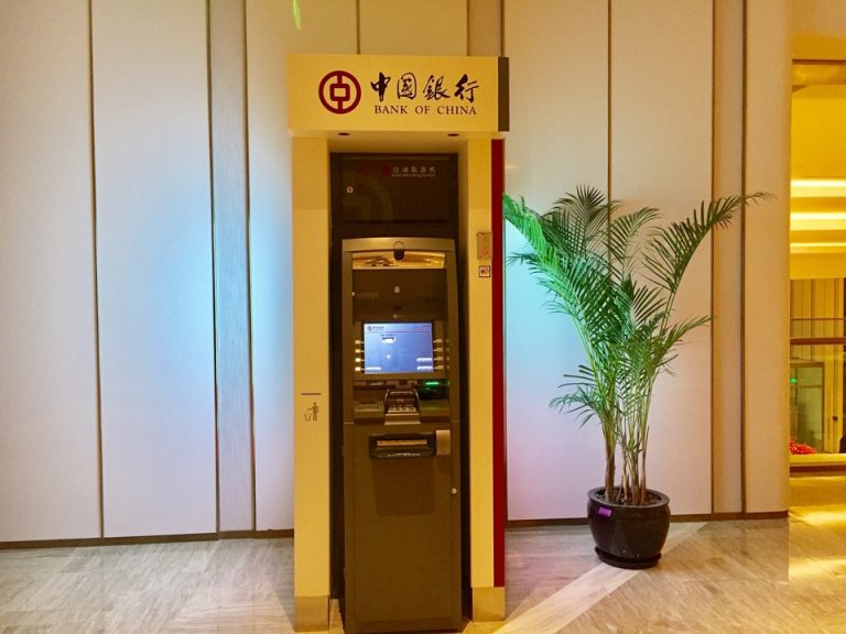 ホテル2階のATM