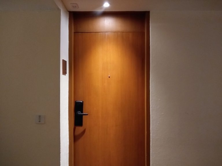 客室ドア外側