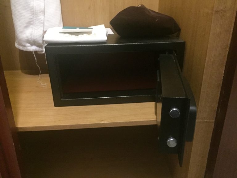 セーフティーボックス開いた状態1