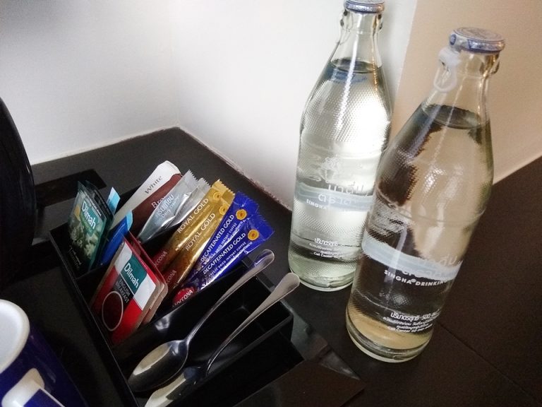 水、コーヒー等