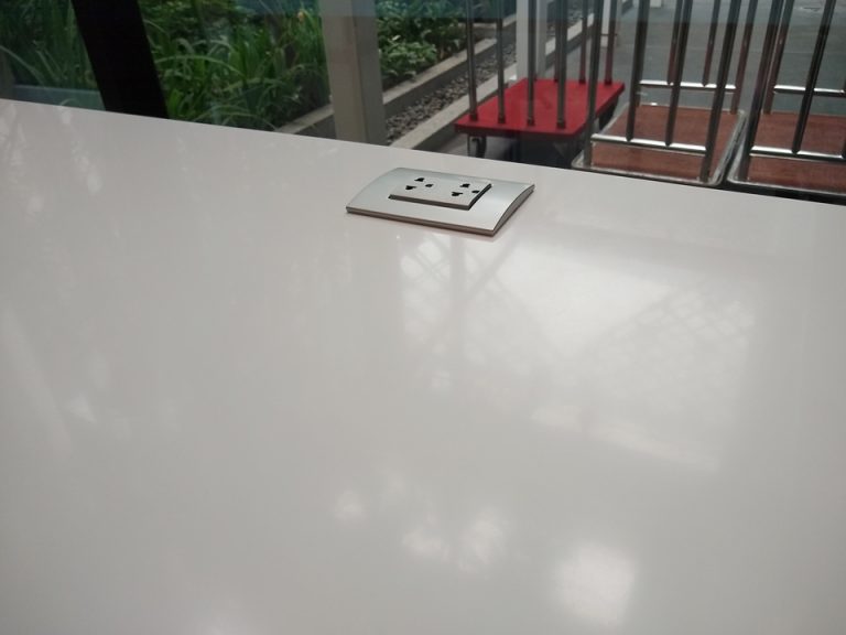 フロントロビーコンセント