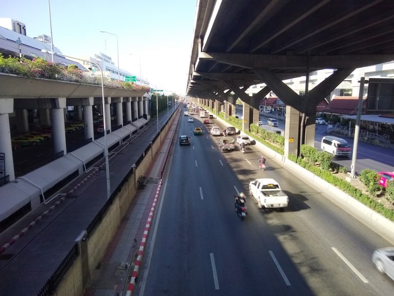 連絡通路からの風景